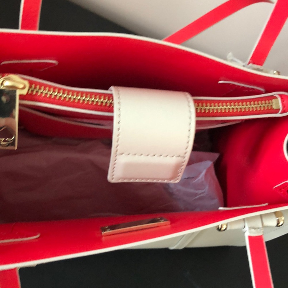 Kate Spade Purse - Picture 4 of 10